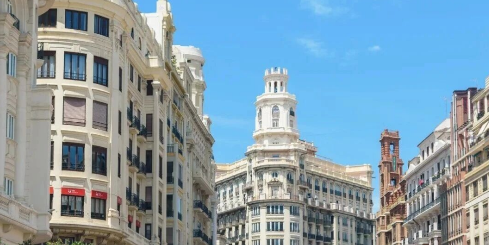 聚趣留学：【2026留学新趋势】西班牙6大黄金专业方向！免学费+双语优势+高薪就业全解析